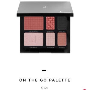 Doucce On The Go Makeup Palette
